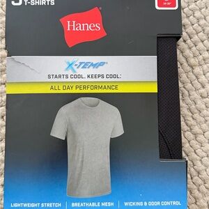 NIP Men’s SZ S 34-36” Tagless Hanes X—Temp T-Shirts Lt Weight Stretch